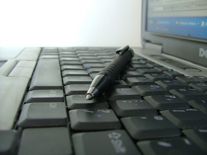 Długopis na komputerze