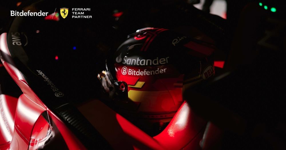 Kierowca Ferrari z logiem Bitdefender