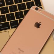 Różowy iPhone